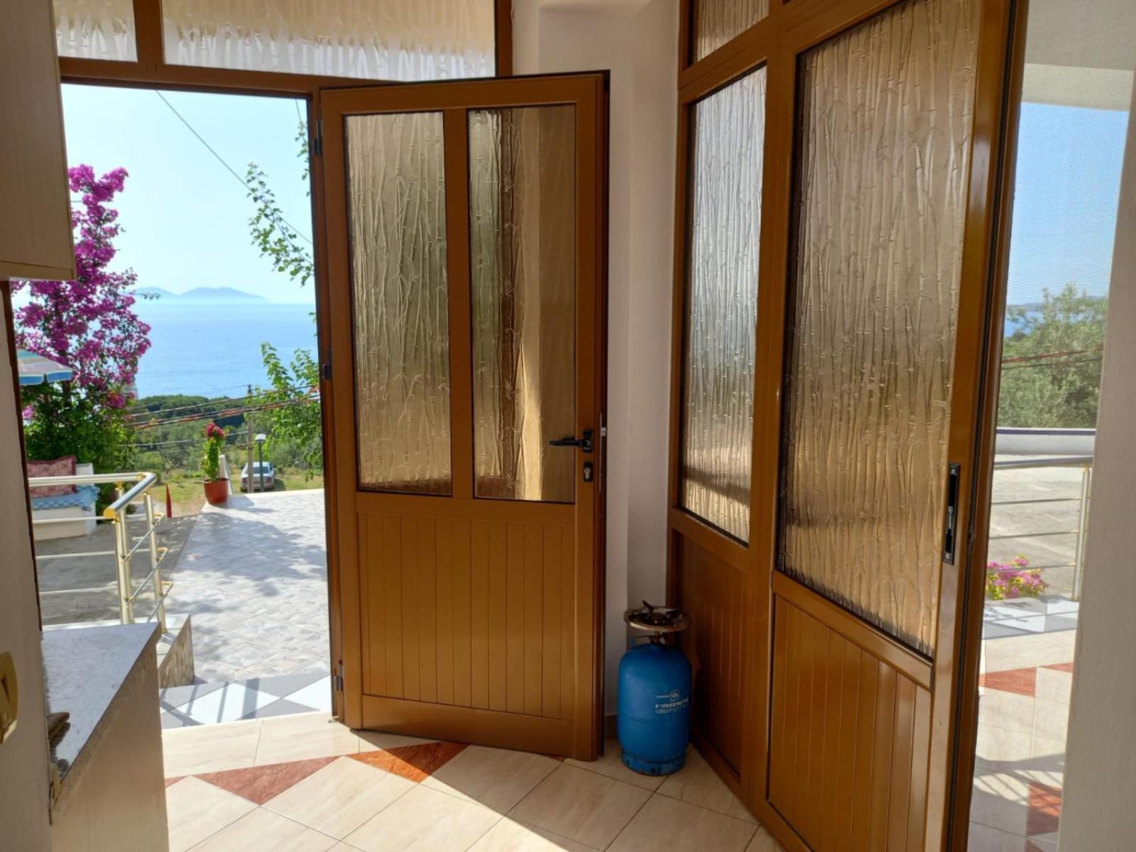 Sea View Apartments Vlore Exterior photo